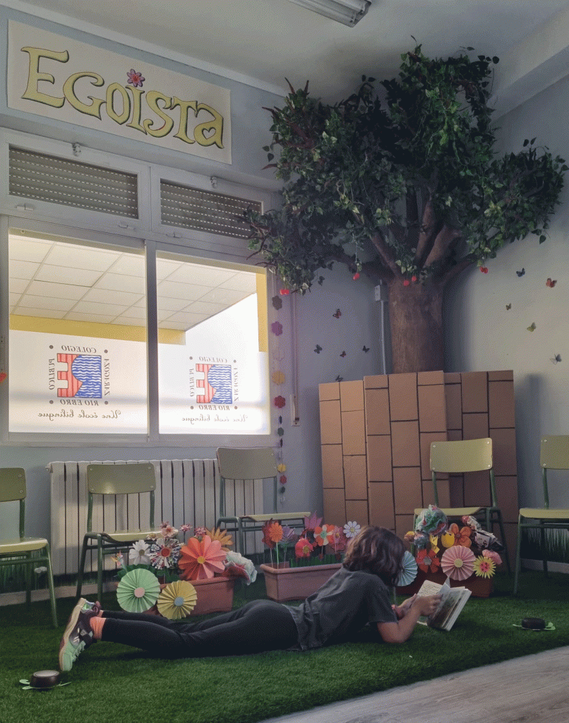 EL ÁRBOL DE LA BIBLIOTECA